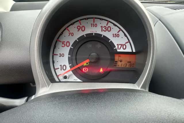 Toyota Aygo (2010) thumbnail 2
