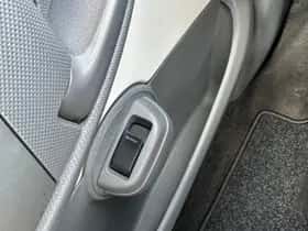 Toyota Aygo (2010) thumbnail 18