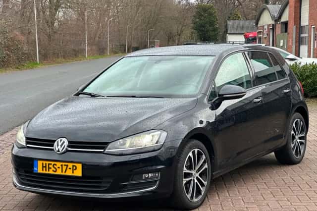 Volkswagen Golf (2014) thumbnail 1