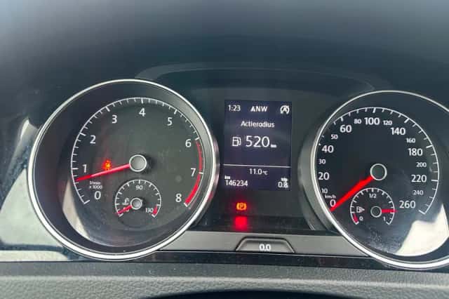 Volkswagen Golf (2014) thumbnail 2