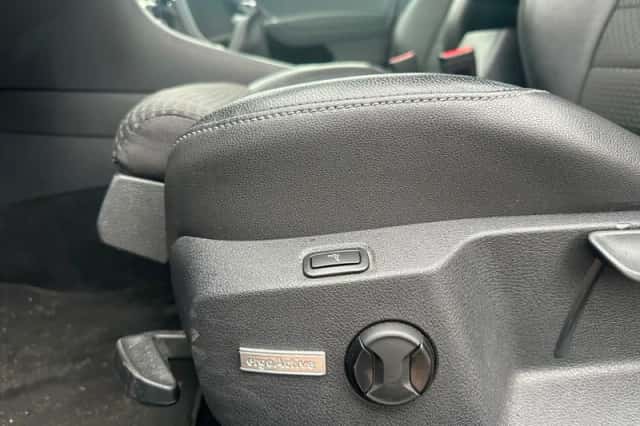 Volkswagen Golf (2014) thumbnail 19