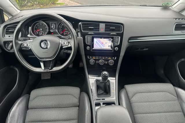 Volkswagen Golf (2014) thumbnail 23