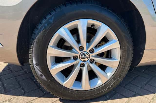 Volkswagen Passat (2012) thumbnail 14
