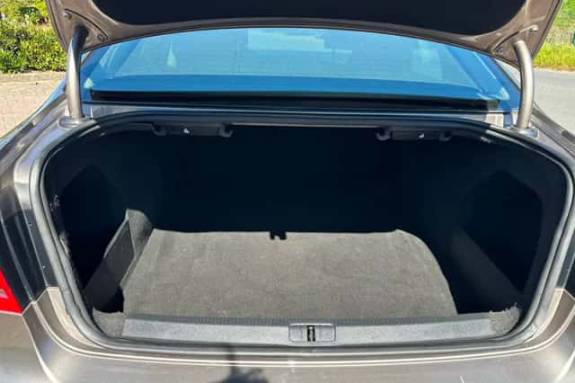 Volkswagen Passat (2012) thumbnail 3