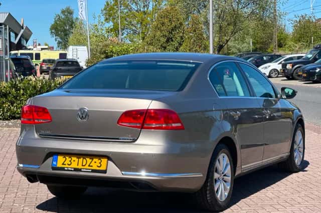 Volkswagen Passat (2012) thumbnail 7