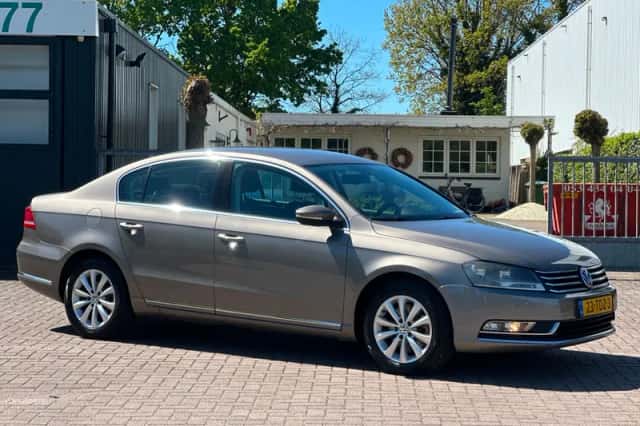Volkswagen Passat (2012) thumbnail 8