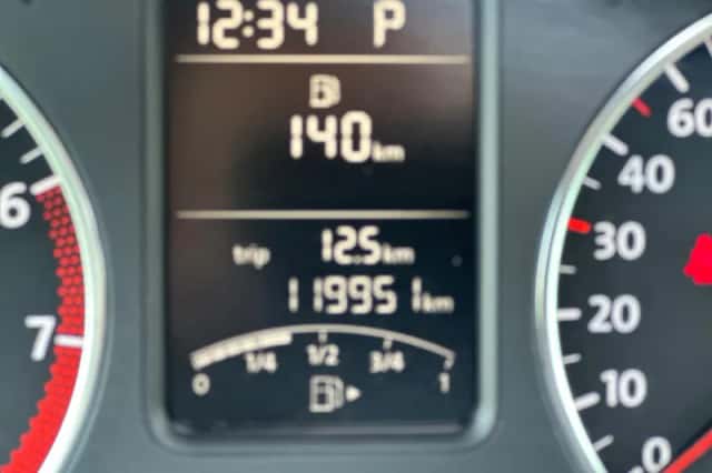 Volkswagen Polo (2011) thumbnail 2