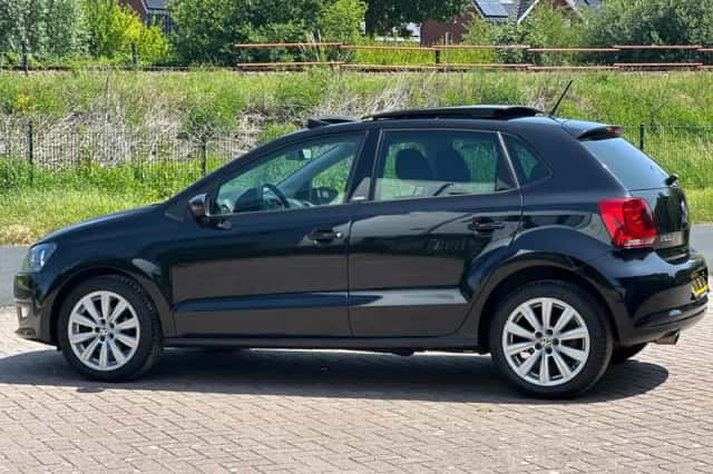 Volkswagen Polo (2011) thumbnail 11