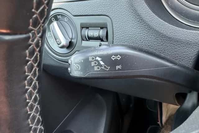 Volkswagen Polo (2011) thumbnail 19