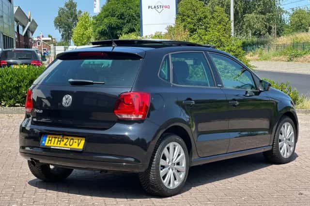 Volkswagen Polo (2011) thumbnail 10