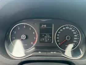 Volkswagen Polo (2013) thumbnail 2