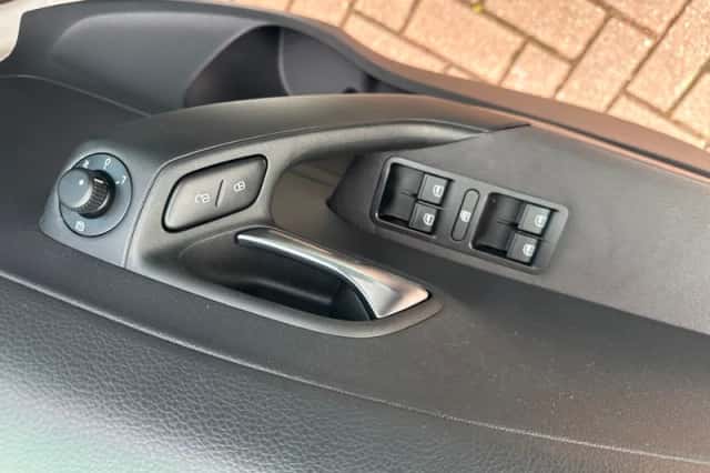 Volkswagen Polo (2013) thumbnail 19