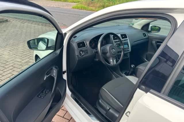 Volkswagen Polo (2013) thumbnail 20