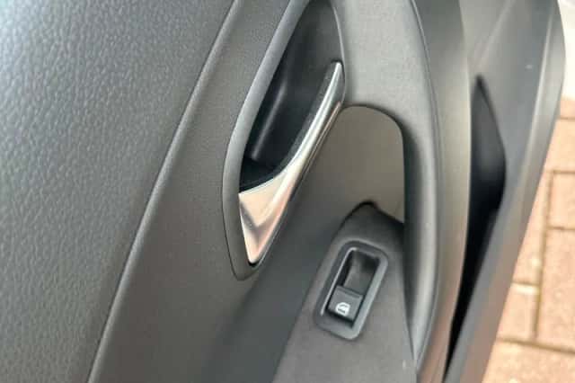 Volkswagen Polo (2013) thumbnail 22
