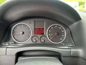 Volkswagen Tiguan (2009) thumbnail 2