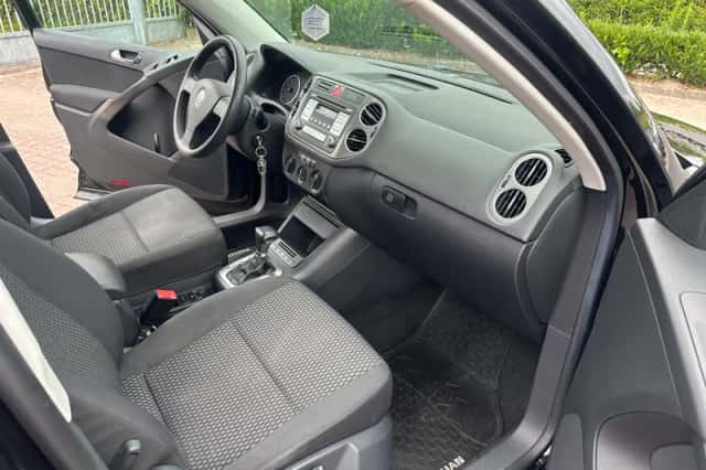 Volkswagen Tiguan (2009) thumbnail 19