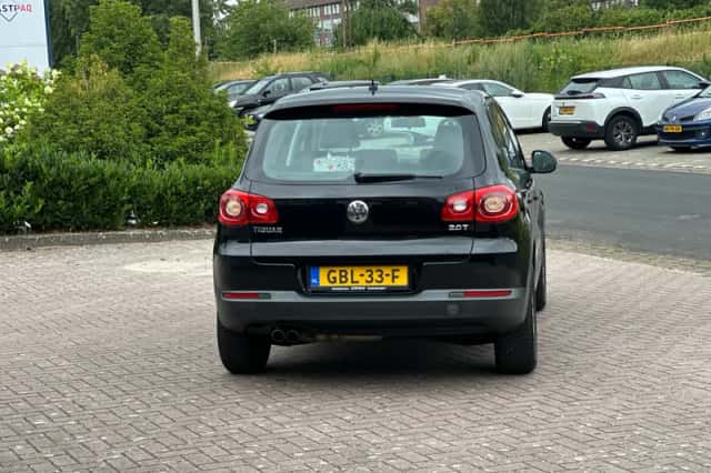 Volkswagen Tiguan (2009) thumbnail 9