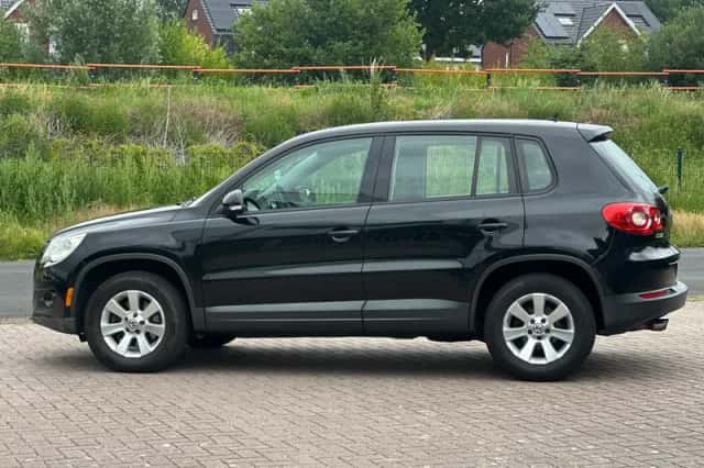 Volkswagen Tiguan (2009) thumbnail 10