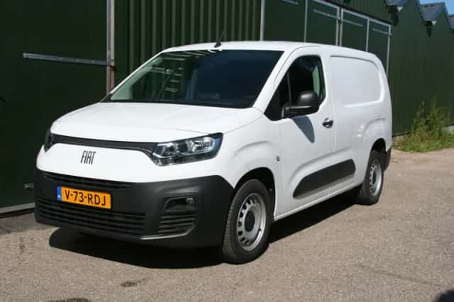 Fiat Doblò (2023) thumbnail 1