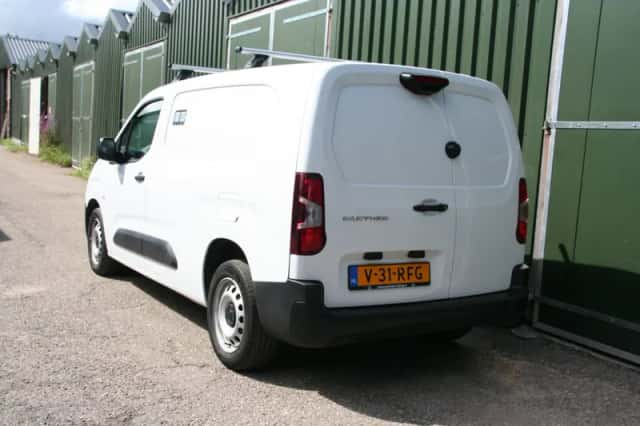 Peugeot Partner (2023) thumbnail 3