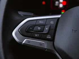 Volkswagen Golf (2024) thumbnail 11