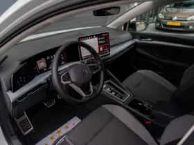 Volkswagen Golf (2024) thumbnail 25