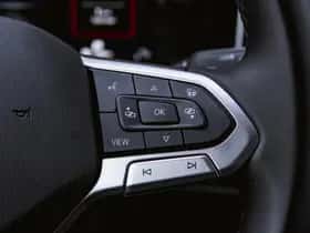 Volkswagen Golf (2024) thumbnail 10