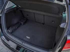 Volkswagen Golf (2018) thumbnail 28