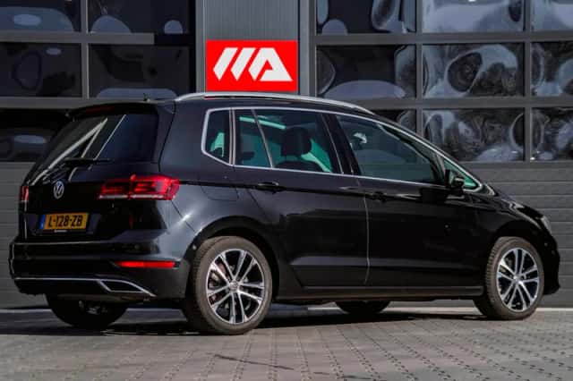 Volkswagen Golf (2018) thumbnail 4