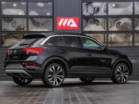 Volkswagen T-Roc (2025) thumbnail 4