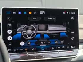Volkswagen Golf (2024) thumbnail 25
