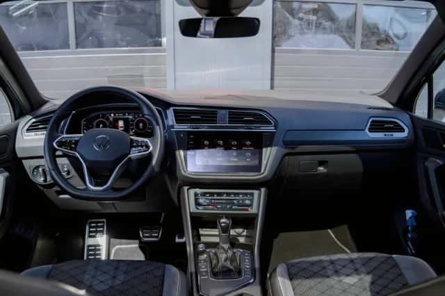 Volkswagen Tiguan (2021) thumbnail 3