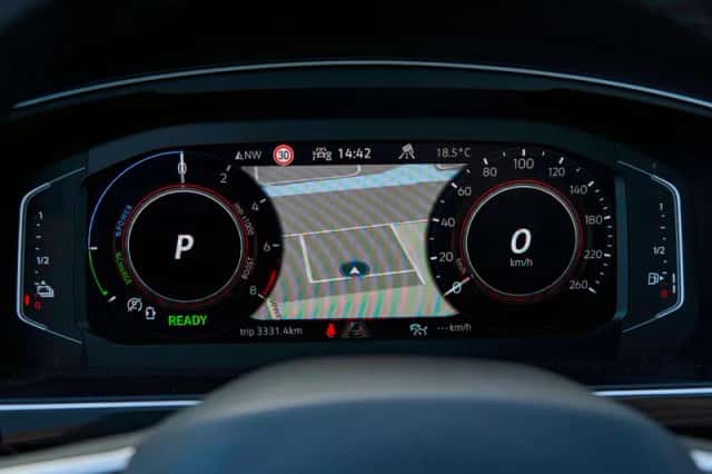 Volkswagen Tiguan (2021) thumbnail 5