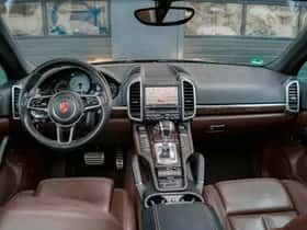 Porsche Cayenne (2015) thumbnail 3