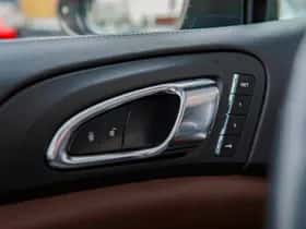 Porsche Cayenne (2015) thumbnail 24
