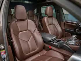 Porsche Cayenne (2015) thumbnail 28