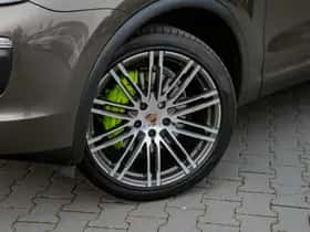 Porsche Cayenne (2015) thumbnail 33