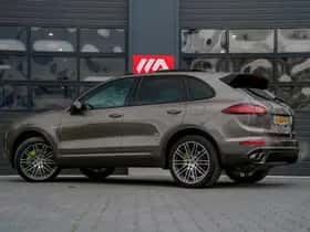 Porsche Cayenne (2015) thumbnail 35