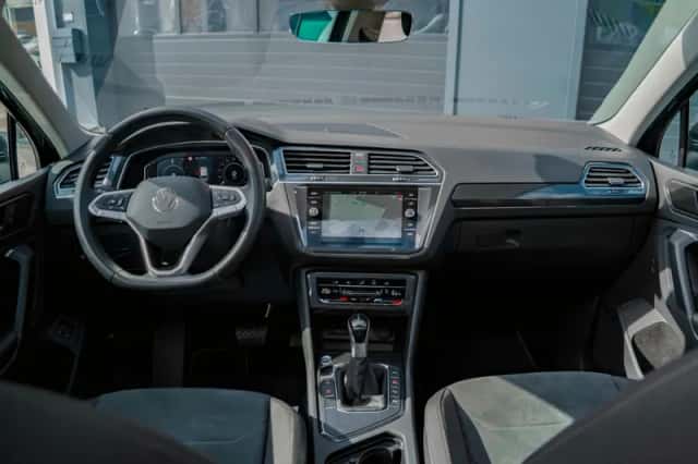 Volkswagen Tiguan (2023) thumbnail 2