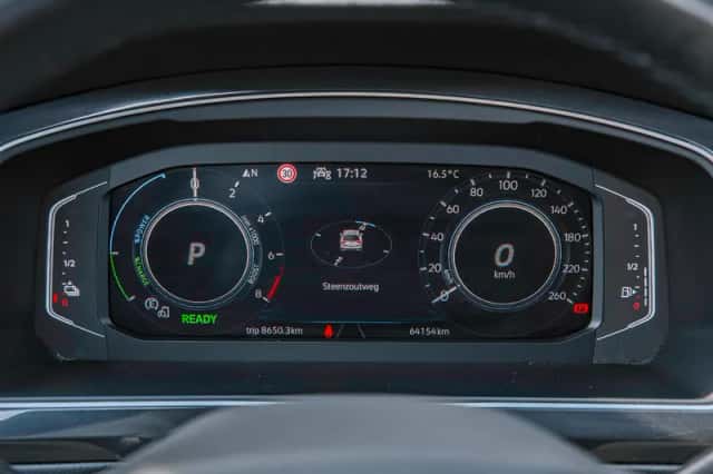 Volkswagen Tiguan (2023) thumbnail 4