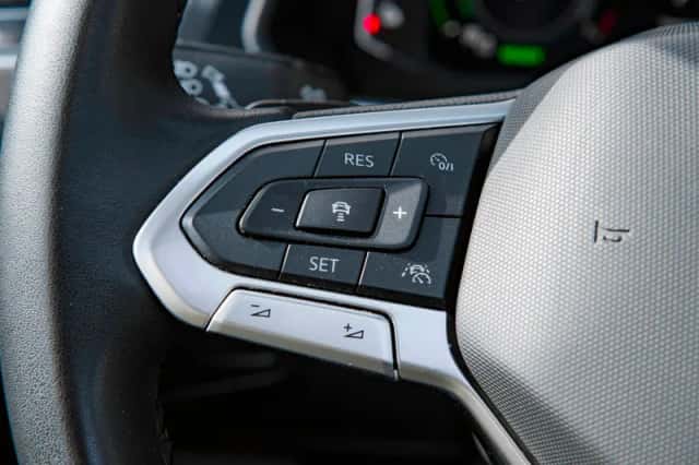 Volkswagen Tiguan (2023) thumbnail 5