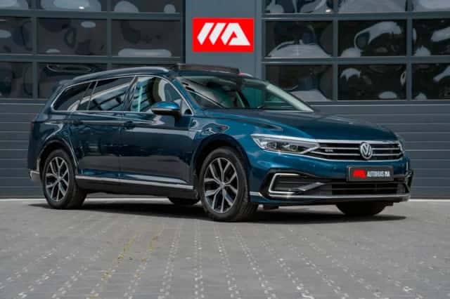 Volkswagen Passat (2020) thumbnail 4