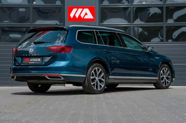 Volkswagen Passat (2020) thumbnail 5