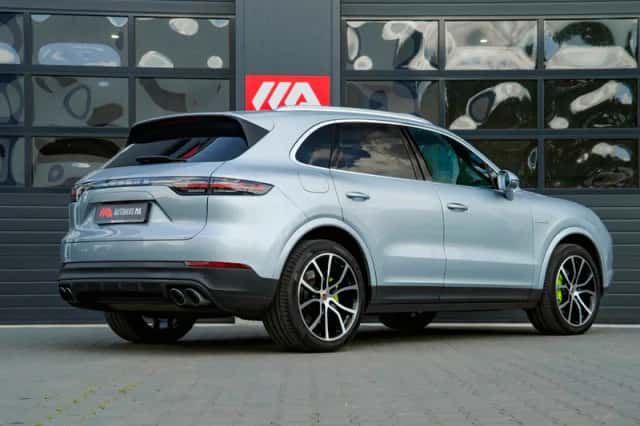 Porsche Cayenne (2020) thumbnail 4