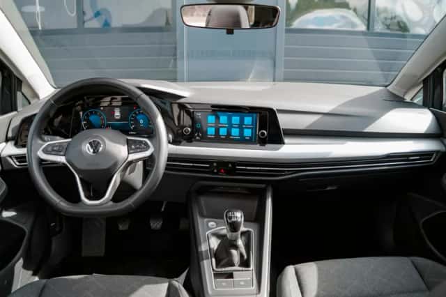 Volkswagen Golf (2022) thumbnail 3