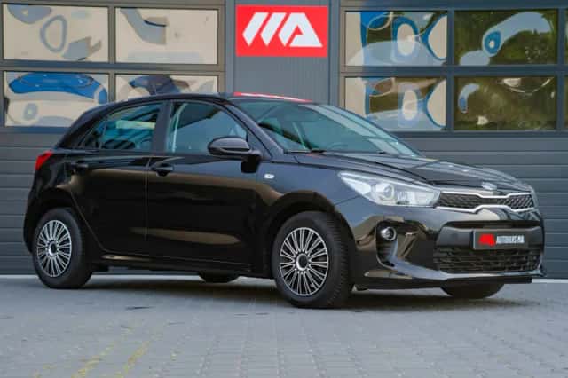 Kia Rio (2017) thumbnail 4