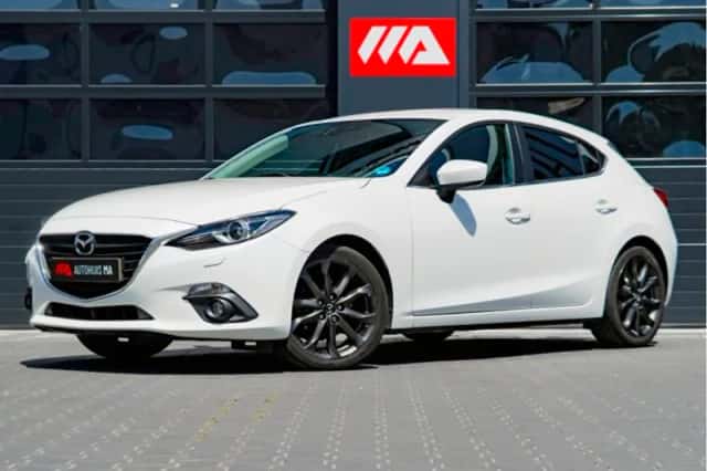 Mazda 3 (2016) thumbnail 1