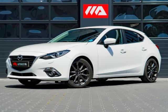 Mazda 3 (2016) thumbnail 2