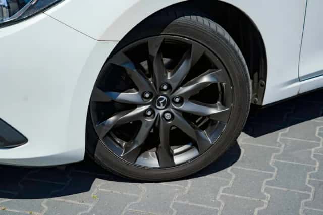Mazda 3 (2016) thumbnail 3