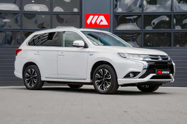 Mitsubishi Outlander (2018) thumbnail 4